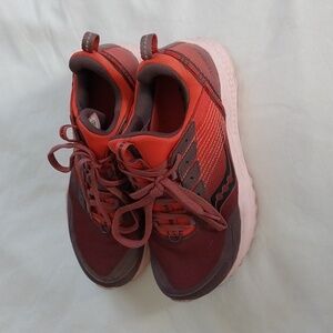 Saucony Everun women's sneakers size 5.5